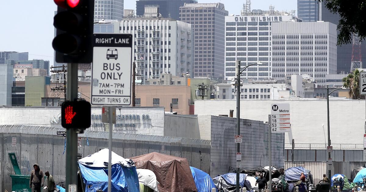 urlhttps3A2F2Fcalifornia-times-brightspot.s3.amazonaws.com2Fb02F6b2F633c6aaa4fde863615c5ed85b4372F1316464-me-homelessness-population-count-jumps010-ls.jpg