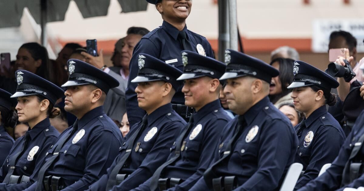 urlhttps3A2F2Fcalifornia-times-brightspot.s3.amazonaws.com2Fc42F742F4e3b63514f01815e0c67657a1fe32F1444196-me-lapd-graduation-01-mjc.jpg