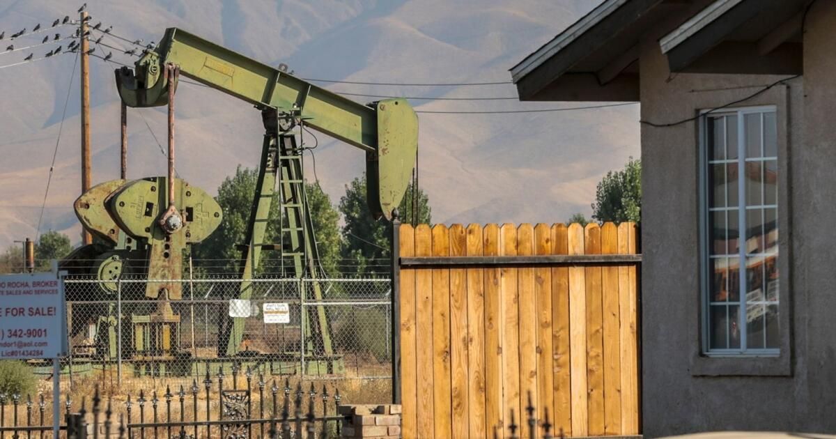 urlhttps3A2F2Fcalifornia-times-brightspot.s3.amazonaws.com2Fcb2Fdb2F611cd743438f999fc3f03f3d99d72Fidle-oil-well-homepage.jpg