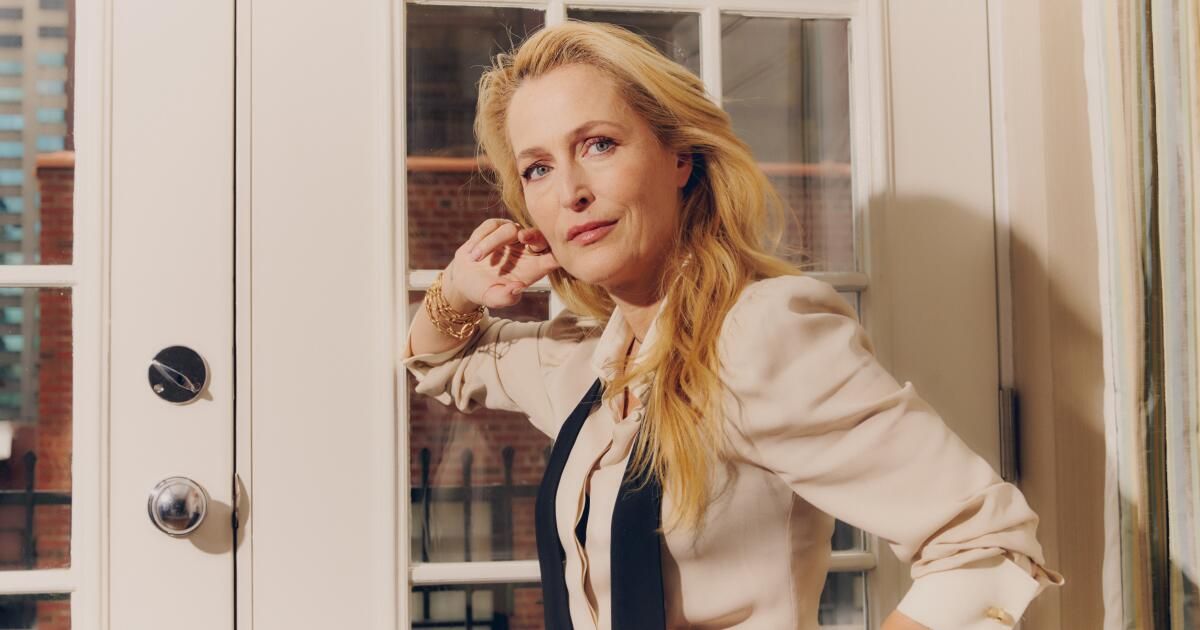 urlhttps3A2F2Fcalifornia-times-brightspot.s3.amazonaws.com2Fd92F462F4b82ce3c434cacd97947381115d42F1429452-env-gillian-anderson-photo-047.jpg