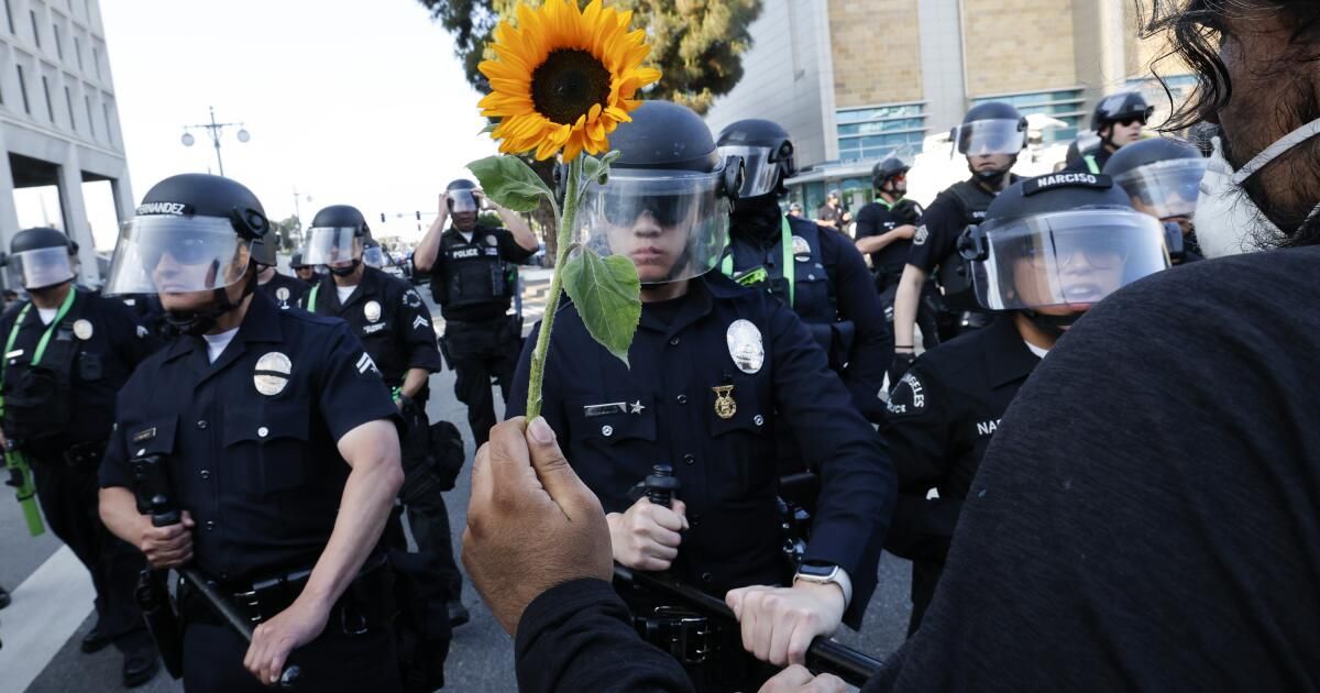 urlhttps3A2F2Fcalifornia-times-brightspot.s3.amazonaws.com2Ffc2F8d2Fd6eb7a5e493bb1c697846cfe.jpeg