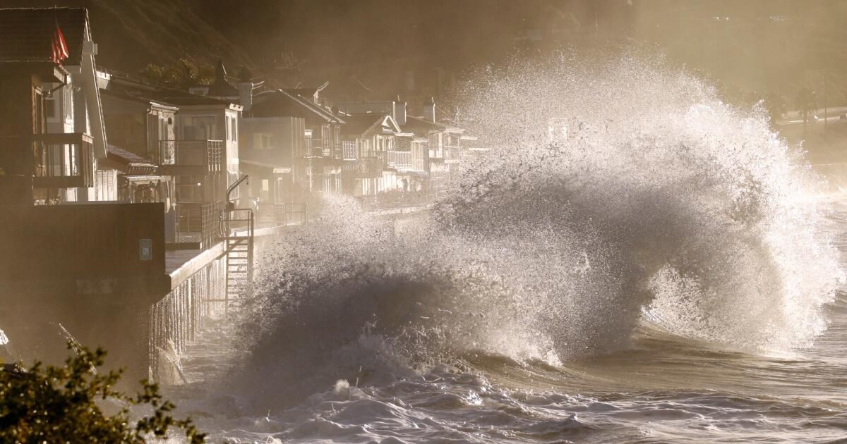 urlhttps3A2F2Fcalifornia-times-brightspot.s3.amazonaws.com2Fzbk2Fdamlat_images2FLA2FLA_PHOTO_ARCHIVE2F2016_012F2449286_me_el_nino_storm08_ALS.JPG