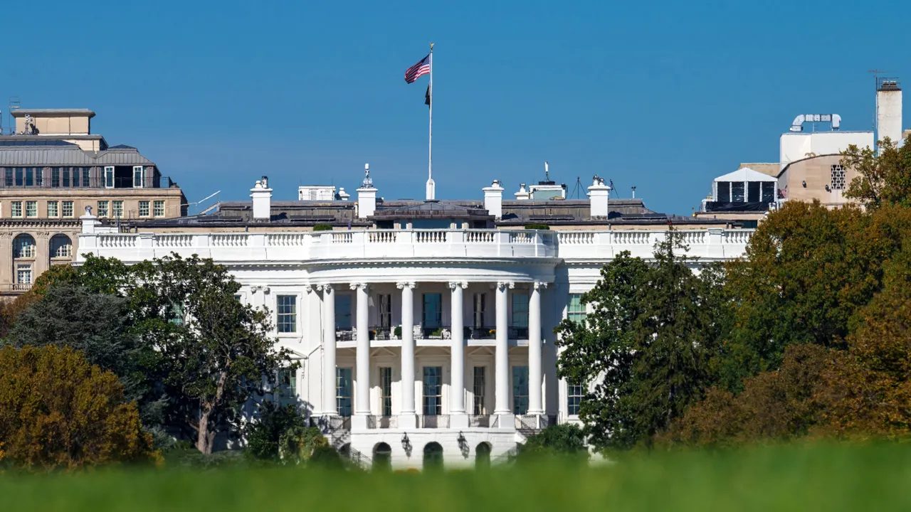 white-house-exterior.jpg